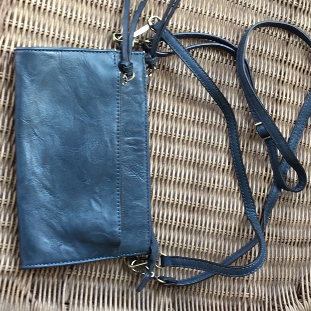 Indigo blue small bag.